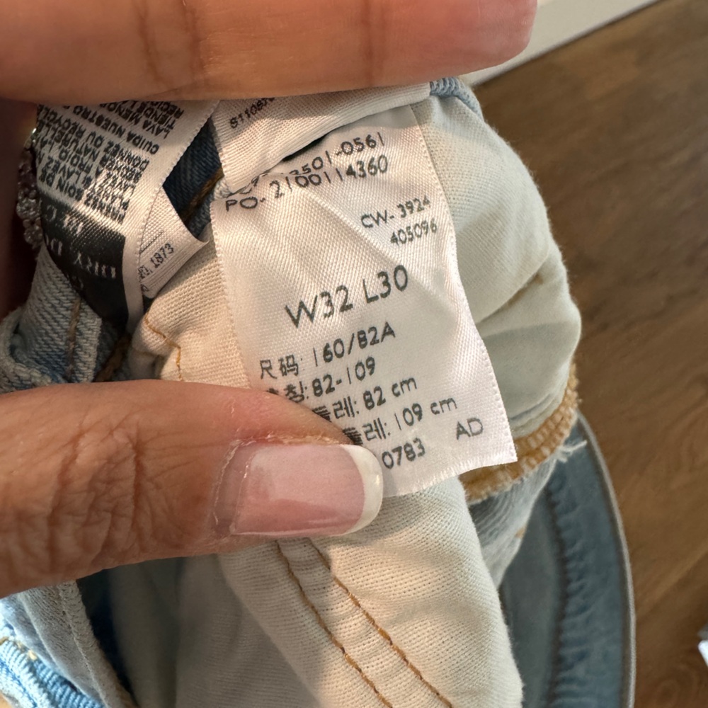 Levi’s 501 Light Blue Women's Jeans - Size 32 - Picture 8 of 8